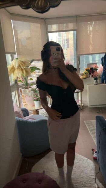 Leaked Sara dobrik page private photo viral onlyfans
