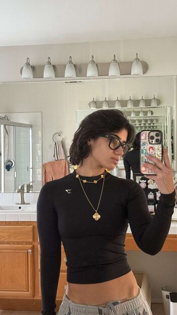 Leaked Sara saffari page private photo viral onlyfans