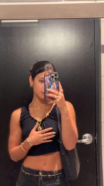 Leaked Sara saffari page private photo viral onlyfans