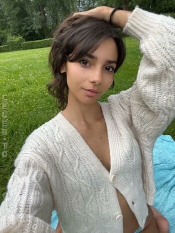 Leaked Sara wolf  page private photo viral onlyfans