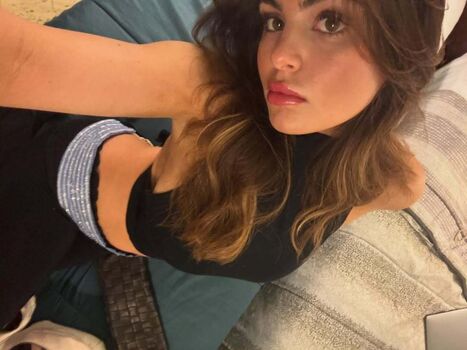 Sarabella Harris