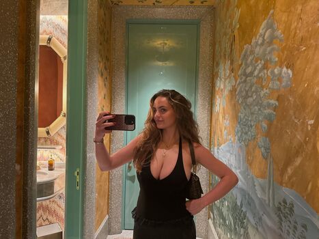 Leaked Sarabella harris page private photo viral onlyfans