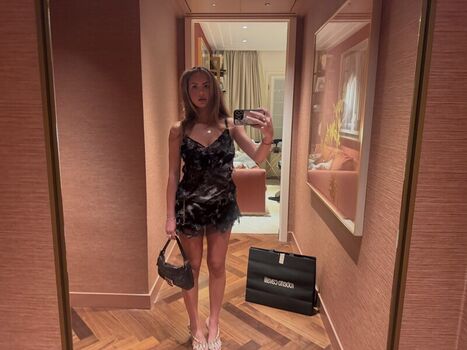 Leaked Sarabella harris page private photo viral onlyfans