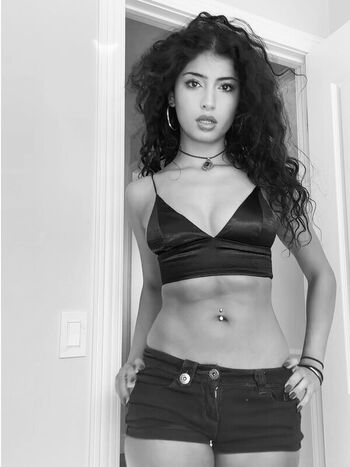 Leaked Sarah hadjih private photo viral onlyfans
