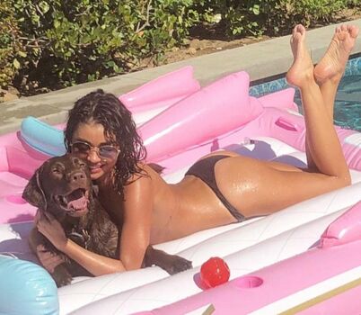 Leaked Sarah hyland private photo viral onlyfans