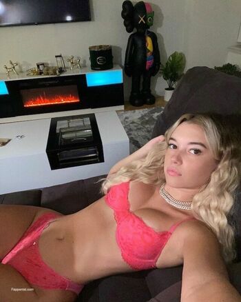 Leaked Sarahfuckingsnyder page private photo viral onlyfans