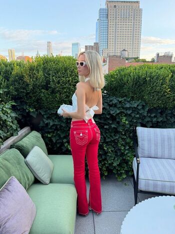 Leaked Sarahfuckingsnyder private photo viral onlyfans