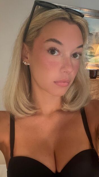 Leaked Sarahfuckingsnyder private photo viral onlyfans
