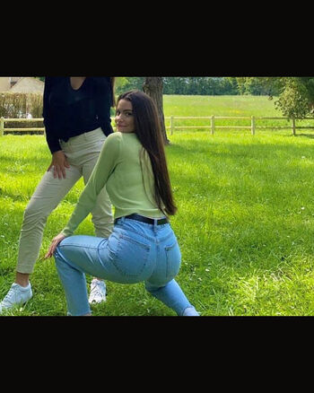 Leaked Sarahhbl page private photo viral onlyfans