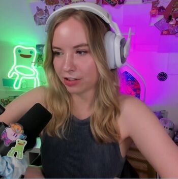 Leaked Sarahpodz private photo viral onlyfans
