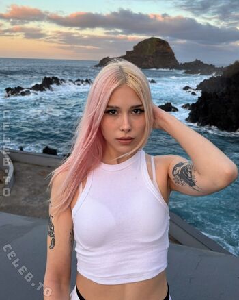 Sarahtoninx9_