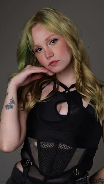 Leaked Aria banks / private photo viral onlyfans