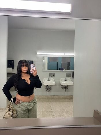 Leaked Saucyysuzzy private photo viral onlyfans