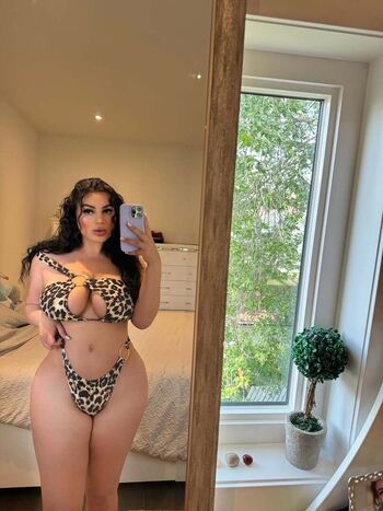 Savala Tee