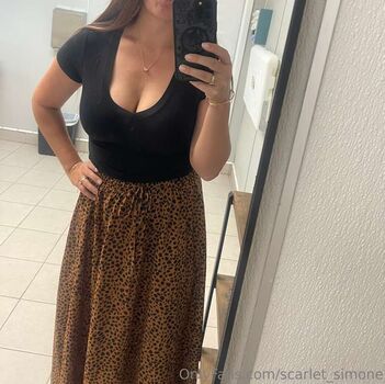 Scarlet Simone