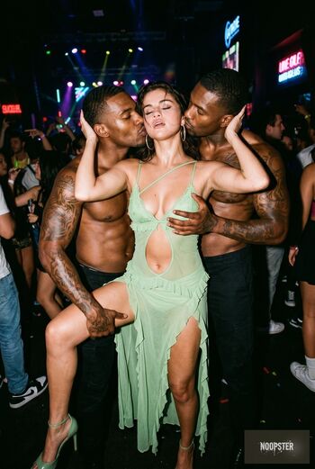 Leaked Selena gomez  page private photo viral onlyfans
