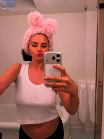 Leaked Selena gomez  page private photo viral onlyfans