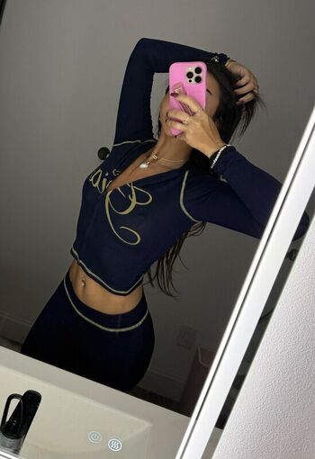 Leaked Selenalenaxo private photo viral onlyfans