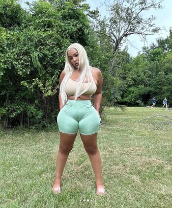 Leaked Selenealeche private photo viral onlyfans