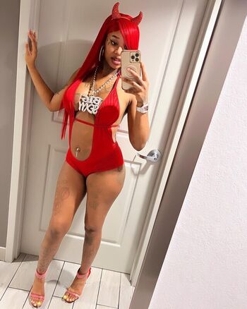 Sexxy Red
