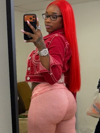 Leaked Sexxy red private photo viral onlyfans
