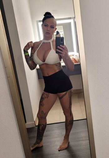 Sexy Workout Babe