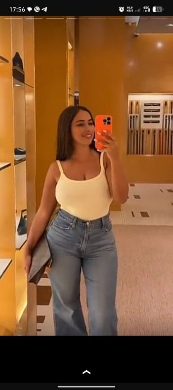 Shainaaa489