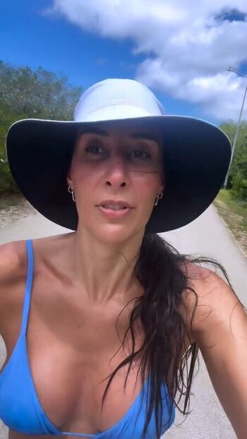 Sheilla Castro