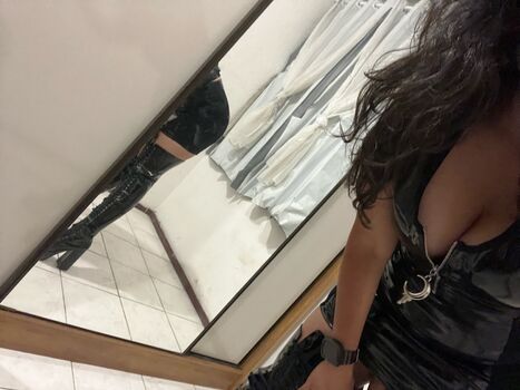 Show Your Girlfriend