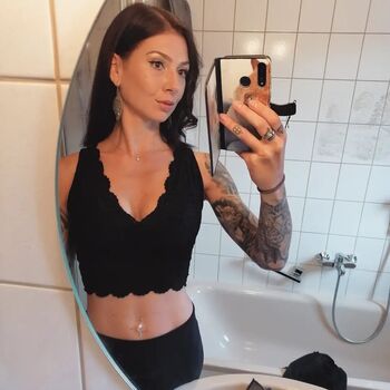 Leaked Show your girlfriend page private photo viral onlyfans