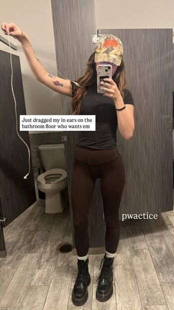 Leaked Showing teeth private photo viral onlyfans