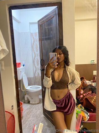 Leaked Shwetizle private photo viral onlyfans