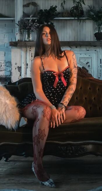 Leaked Siennadotson private photo viral onlyfans