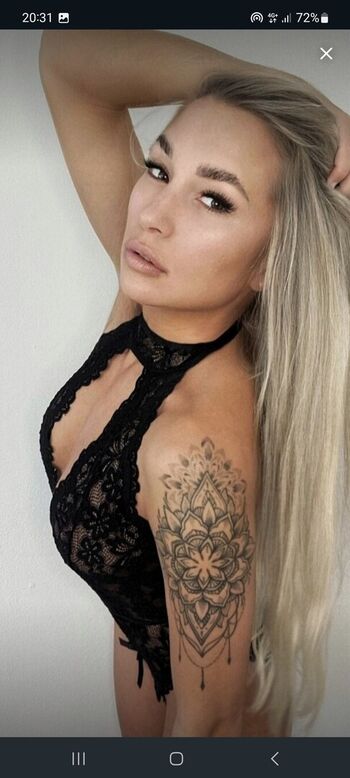 Simone_xclusive