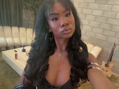 Leaked Sinnakittie private photo viral onlyfans