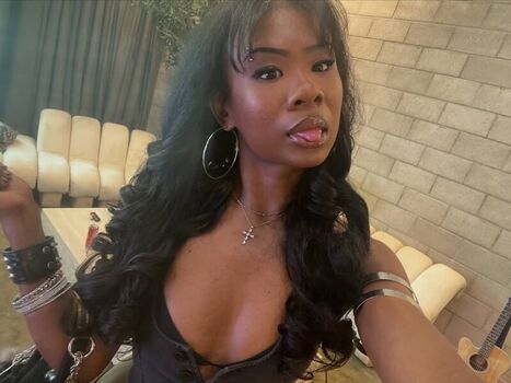 Leaked Sinnakittie private photo viral onlyfans