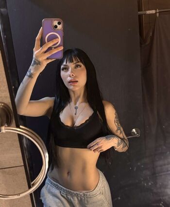 SkinnyGhostiee