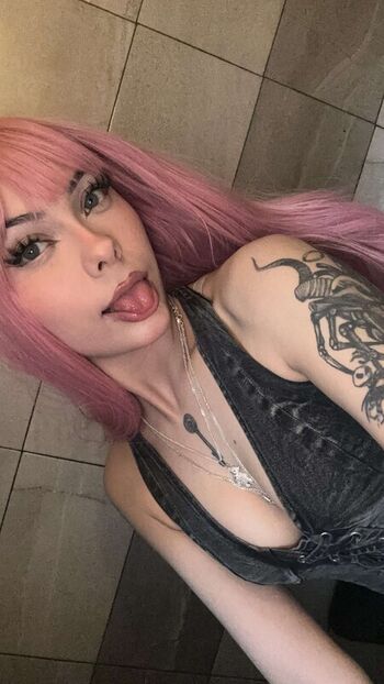 Leaked Skinnyghostiee page private photo viral onlyfans