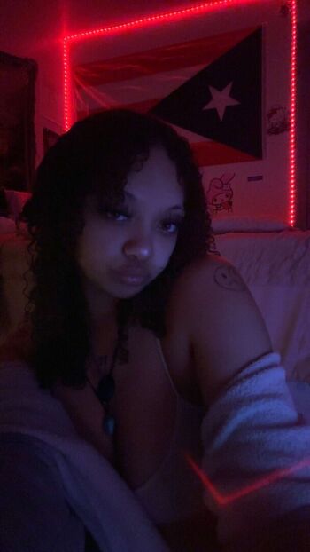 Leaked Skylarrenaye private photo viral onlyfans