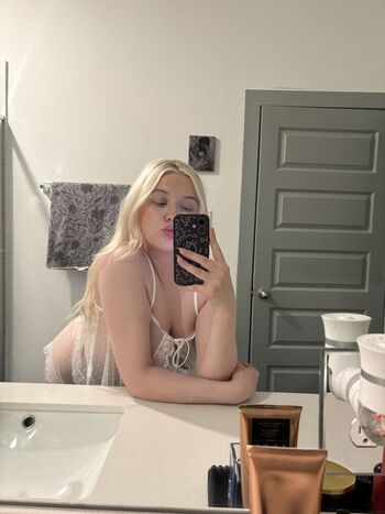 SnowBunnyBby