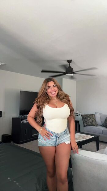 Leaked Emily bloom / private photo viral onlyfans