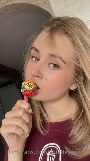 Leaked Solittlepeachie private photo viral onlyfans