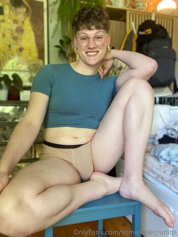 Leaked Somelittlecrumbs page private photo viral onlyfans