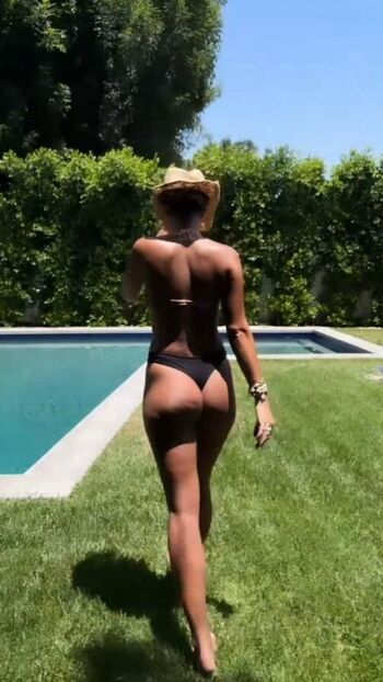 Sommer Ray