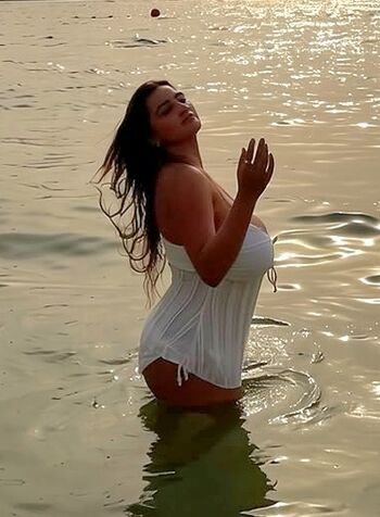 Sonali_malhotraa