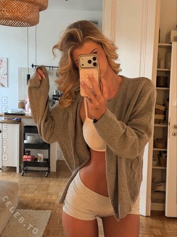 Leaked Sophie charlott private photo viral onlyfans