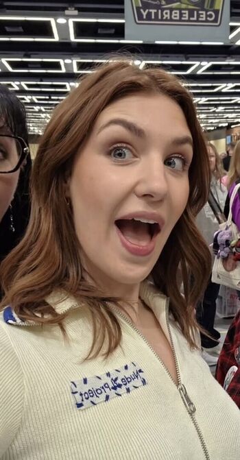 Leaked Sophie nelisse page private photo viral onlyfans