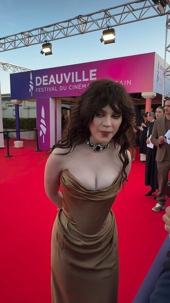 Leaked Sophie thatcher  page private photo viral onlyfans