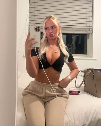 Leaked Sophiepalmerx private photo viral onlyfans