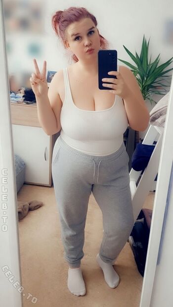 Leaked Sophieschmande private photo viral onlyfans